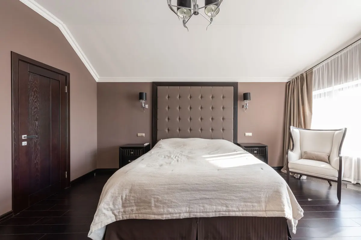 Laminate flooring in a bedroom