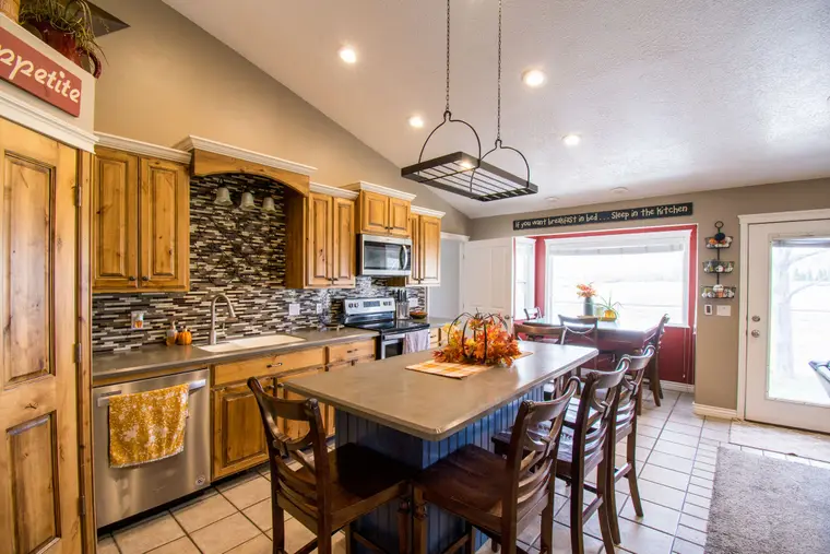 Bright kitchen flooring